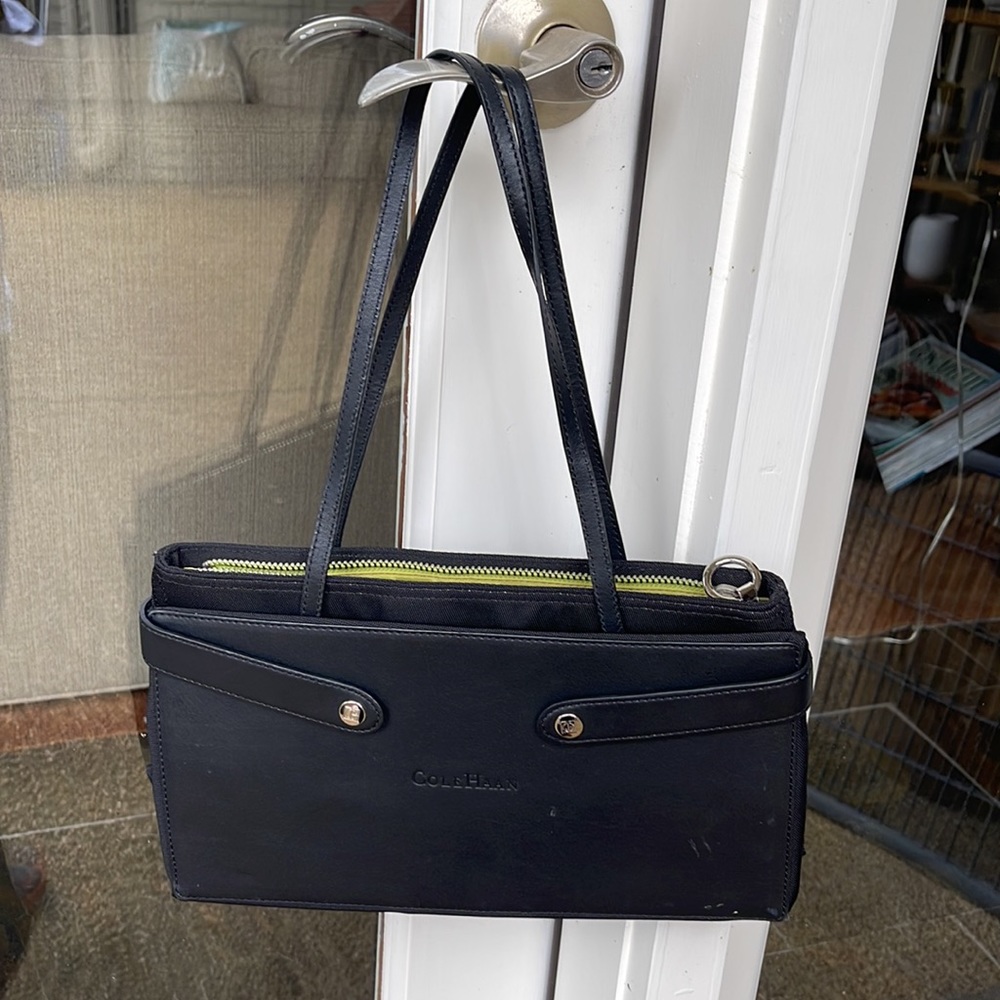 Cole Haan sporty shoulder bag / purse black - Picture 12 of 16